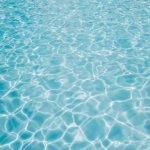 comment faire pour éclaircir l'eau de la piscine rapidement ?