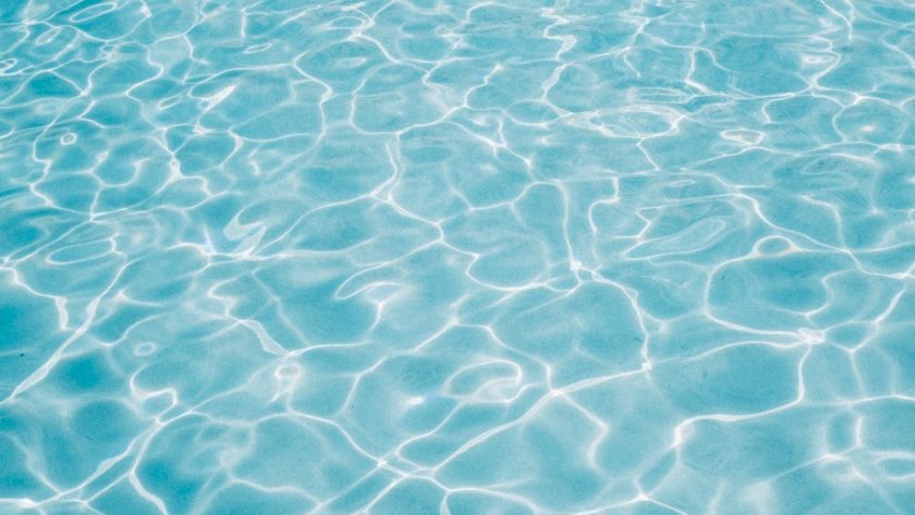 comment faire pour éclaircir l'eau de la piscine rapidement ?